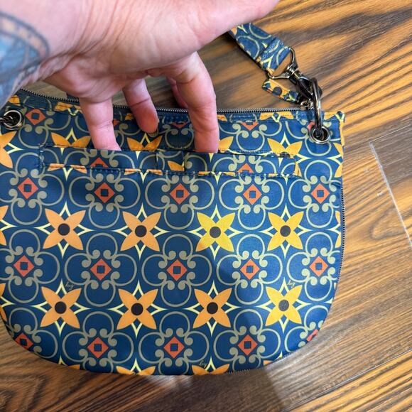 LUG Convertible Crossbody Bag -Swivel - Picture 3 of 16